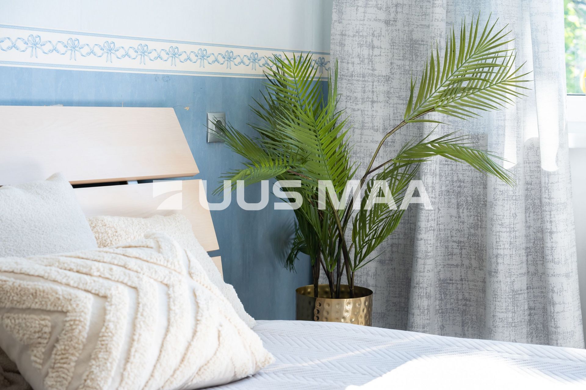 Uus Maa Pluss